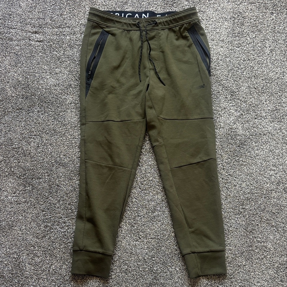 Like NEW! American Eagle Men's Olive Green Joggers/Sweatpants- M